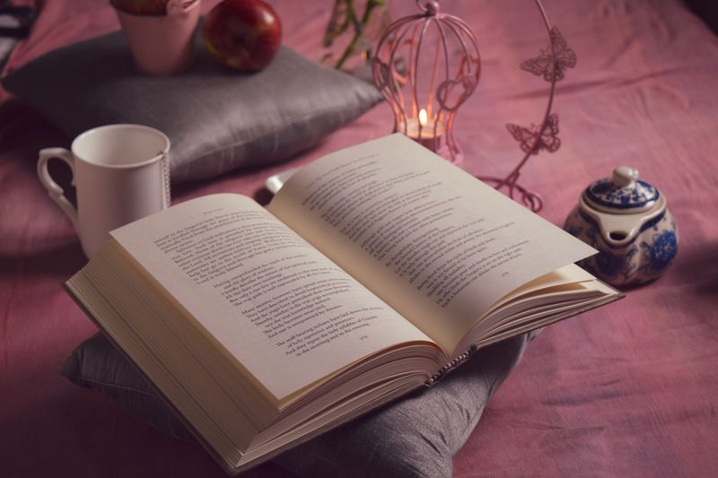 Atelier d'astrologie à Paris — cartes du ciel et livres de référence